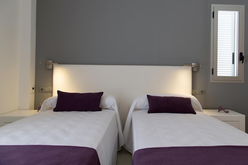Apartamentos Proa - Emar Hotels Only Adults Ес Пухолс Стая снимка