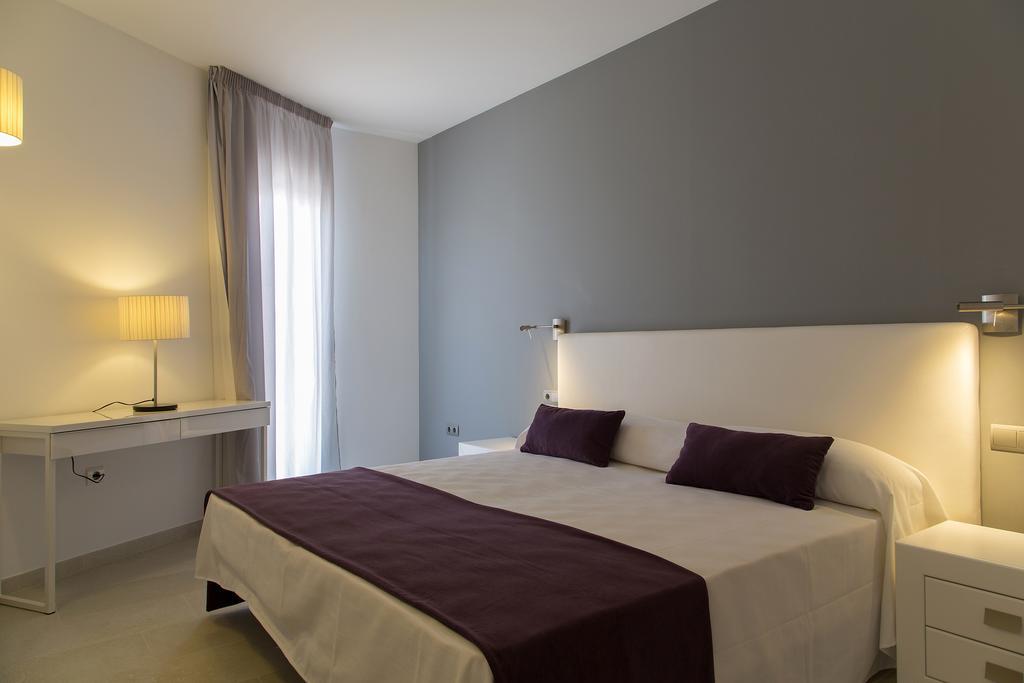 Apartamentos Proa - Emar Hotels Only Adults Ес Пухолс Стая снимка