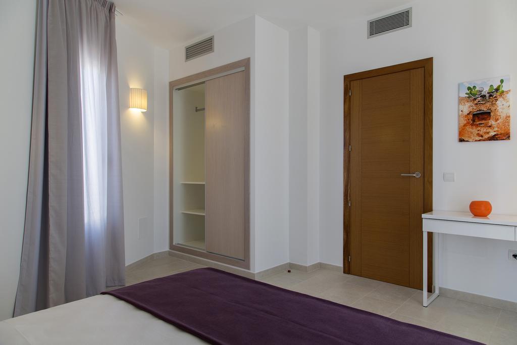 Apartamentos Proa - Emar Hotels Only Adults Ес Пухолс Стая снимка