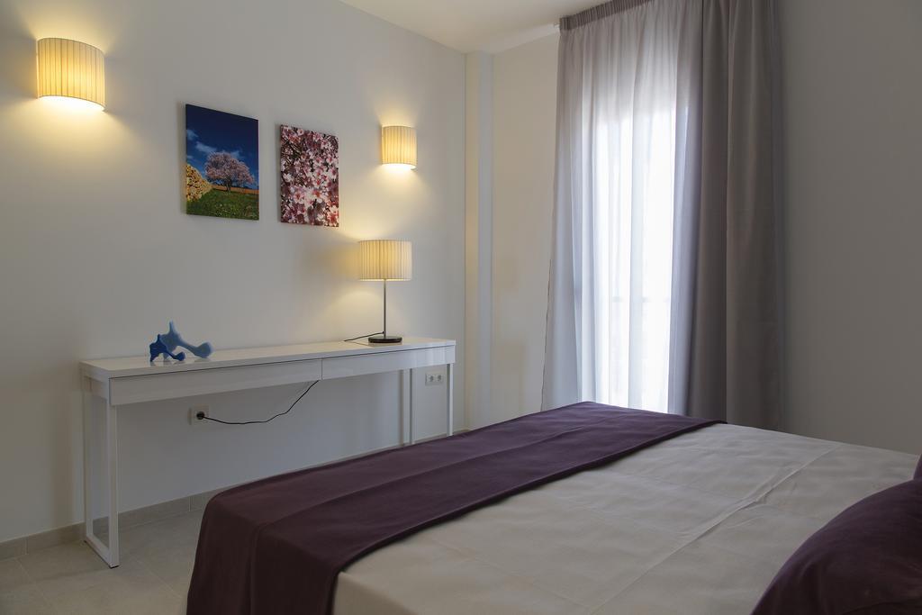 Apartamentos Proa - Emar Hotels Only Adults Ес Пухолс Стая снимка